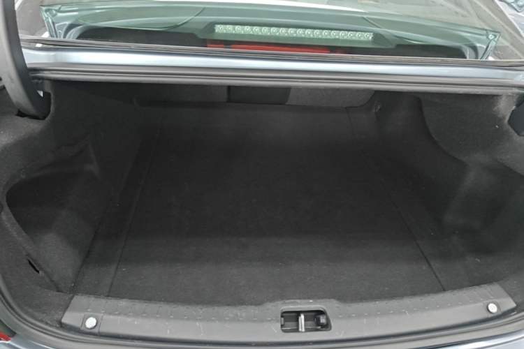 Used Volvo S90 New Energy 2019 T8 e-Drive Hybrid Intelligent Luxury Version China VI Standard Trunk