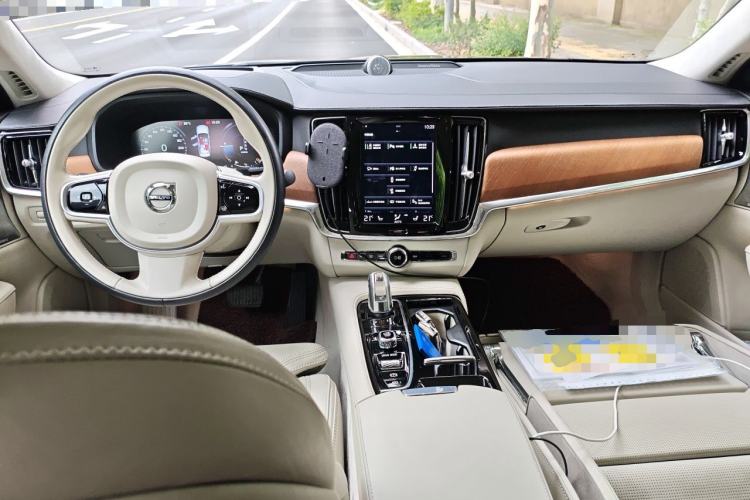 Used Volvo S90 New Energy 2019 T8 E-Drive Hybrid Honor Edition 3 Seats China V Standard Center Console