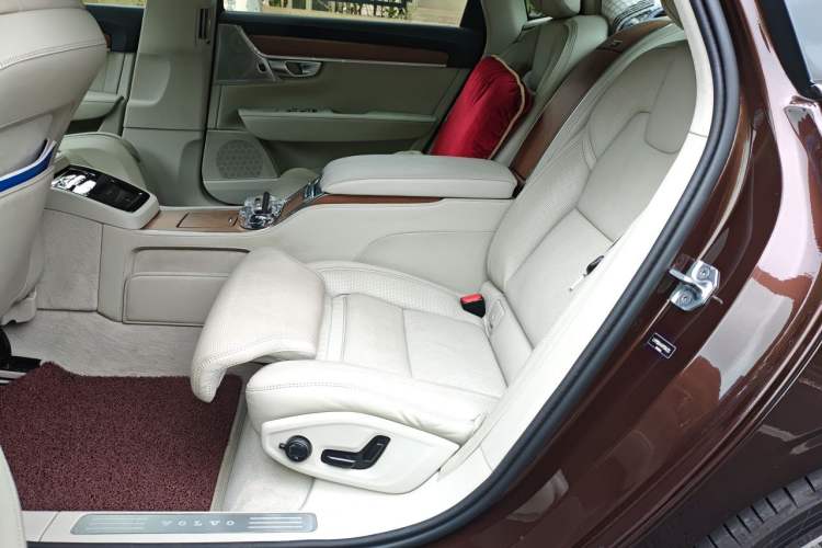 Used Volvo S90 New Energy 2019 T8 E-Drive Hybrid Honor Edition 3 Seats China V Standard Left Rear Seat