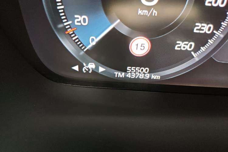 Used Volvo S90 New Energy 2019 T8 E-Drive Hybrid Honor Edition 3 Seats China V Standard Odometer Close Up