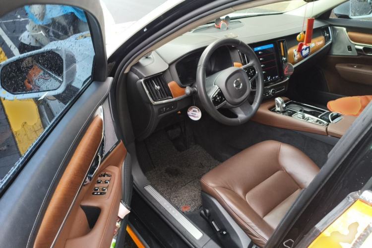 Used Volvo S90 New Energy 2019 T8 e-Drive Hybrid Intelligent Luxury Version China VI Standard Driver Seat