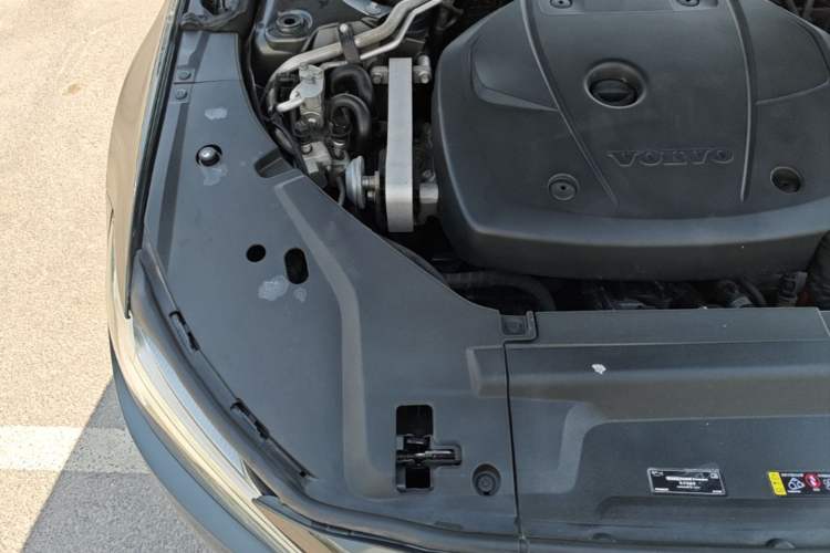 Used Volvo S90 New Energy 2019 T8 E-Drive Hybrid Intelligent Luxury Version China V Standard Engine Bay Right