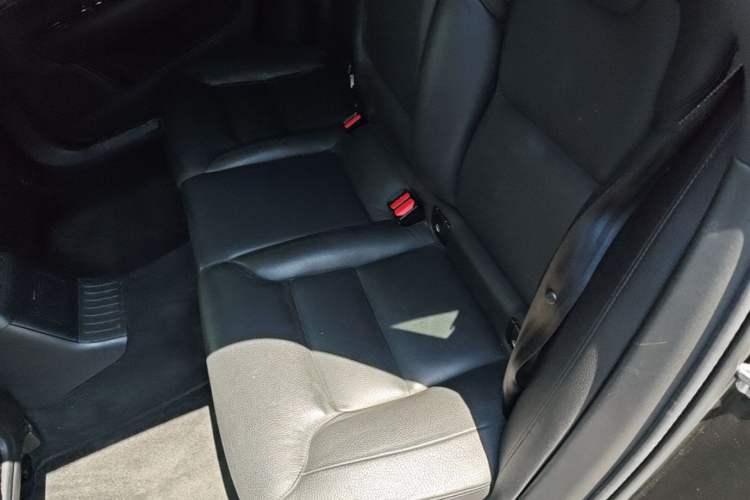 Used Volvo S90 New Energy 2019 T8 E-Drive Hybrid Intelligent Luxury Version China V Standard Left Rear Seat
