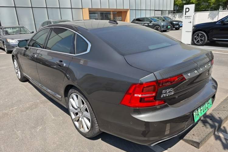Used Volvo S90 New Energy 2019 T8 E-Drive Hybrid Intelligent Luxury Version China V Standard Rear Left 45 Deg