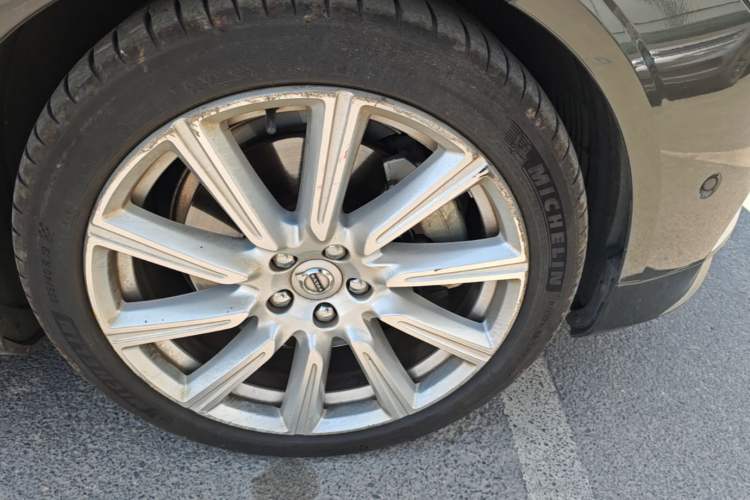 Used Volvo S90 New Energy 2019 T8 E-Drive Hybrid Intelligent Luxury Version China V Standard Right Front Wheel Hub