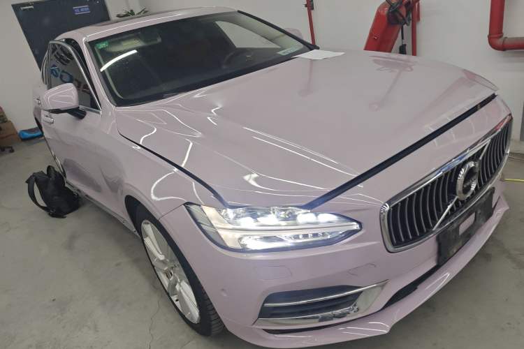 Used Volvo S90 New Energy 2019 T8 e-Drive Hybrid Intelligent Luxury Version China VI Standard Exterior 2