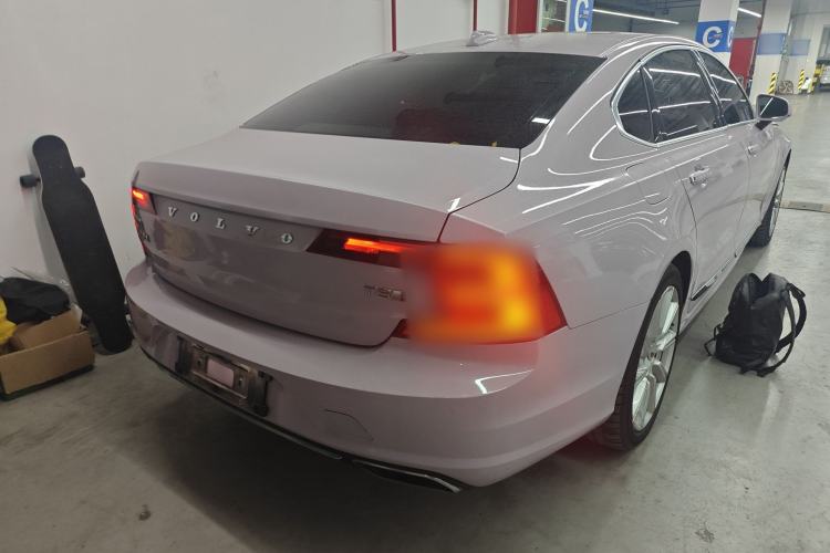 Used Volvo S90 New Energy 2019 T8 e-Drive Hybrid Intelligent Luxury Version China VI Standard Exterior 5