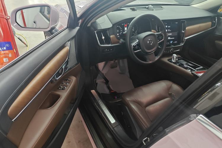 Used Volvo S90 New Energy 2019 T8 e-Drive Hybrid Intelligent Luxury Version China VI Standard Interior 3
