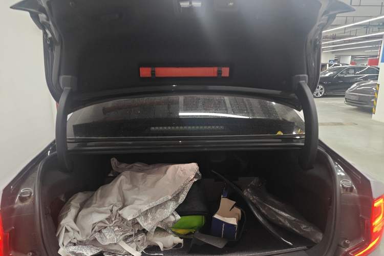 Used Volvo S90 New Energy 2019 T8 e-Drive Hybrid Intelligent Luxury Version China VI Standard Trunk