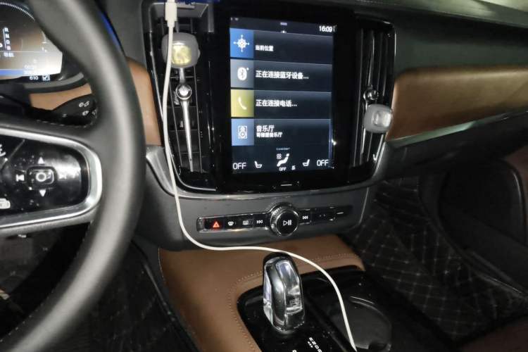 Used Volvo S90 New Energy 2019 T8 e-Drive Hybrid Intelligent Luxury Version China VI Standard Audio And AC Panel