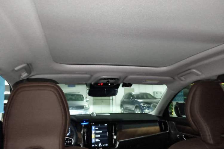 Used Volvo S90 New Energy 2019 T8 e-Drive Hybrid Intelligent Luxury Version China VI Standard Headliner