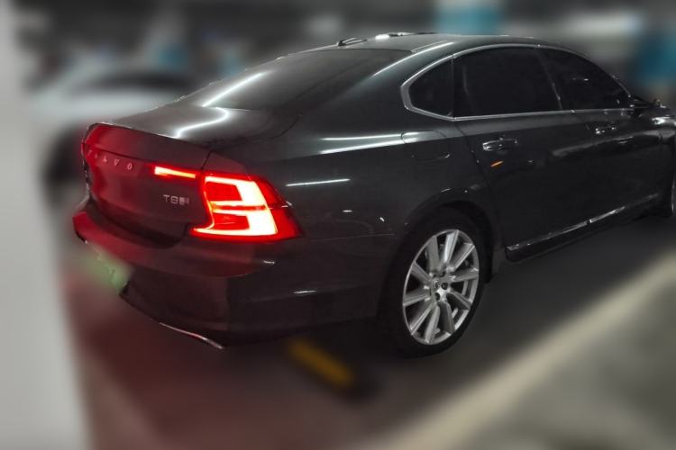 Used Volvo S90 New Energy 2019 T8 e-Drive Hybrid Intelligent Luxury Version China VI Standard Rear Right 45 Deg