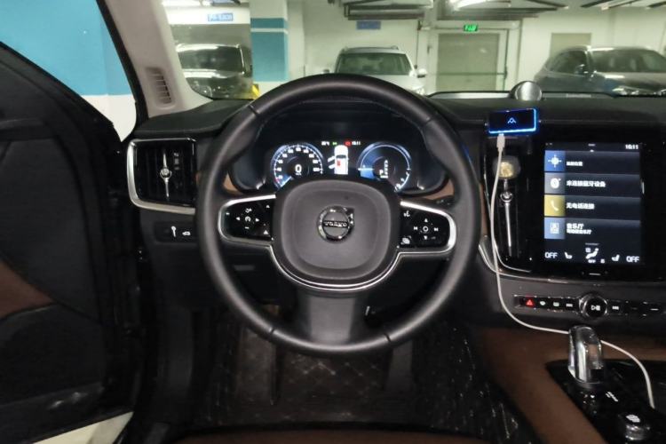 Used Volvo S90 New Energy 2019 T8 e-Drive Hybrid Intelligent Luxury Version China VI Standard Steering Wheel