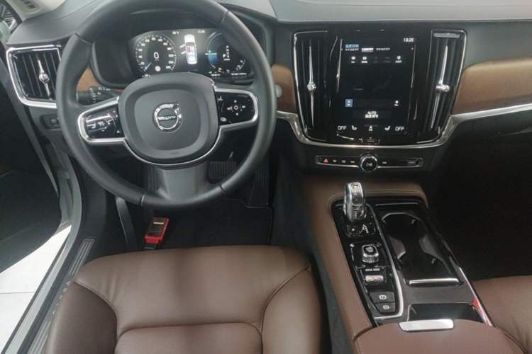 Used Volvo S90 New Energy 2019 T8 E-Drive Hybrid Intelligent Luxury Version China V Standard Audio And AC Panel
