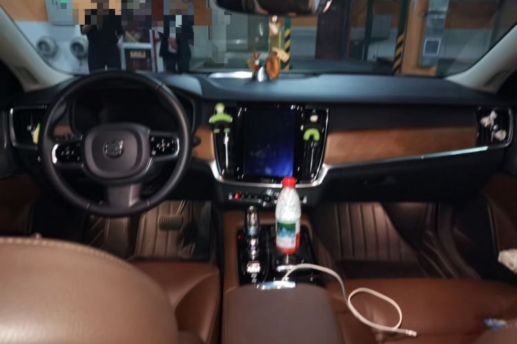 Used Volvo S90 New Energy 2019 T8 E-Drive Hybrid Intelligent Luxury Version China V Standard Center Console