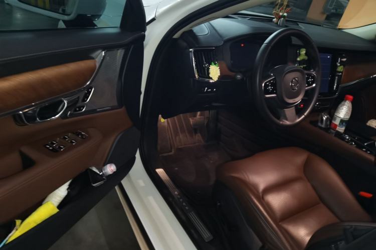 Used Volvo S90 New Energy 2019 T8 E-Drive Hybrid Intelligent Luxury Version China V Standard Driver Seat