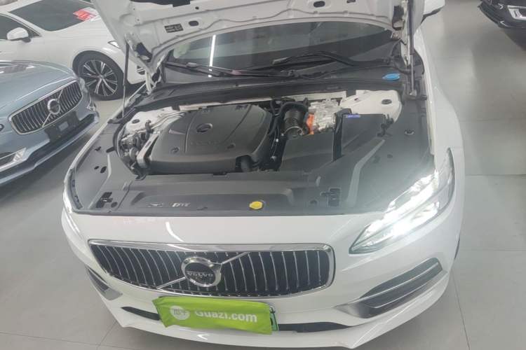 Used Volvo S90 New Energy 2019 T8 E-Drive Hybrid Intelligent Luxury Version China V Standard Engine Bay