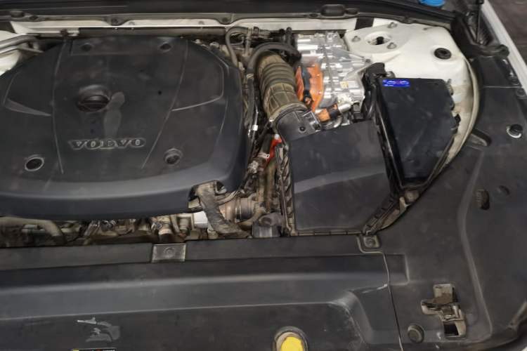 Used Volvo S90 New Energy 2019 T8 E-Drive Hybrid Intelligent Luxury Version China V Standard Engine Bay Left