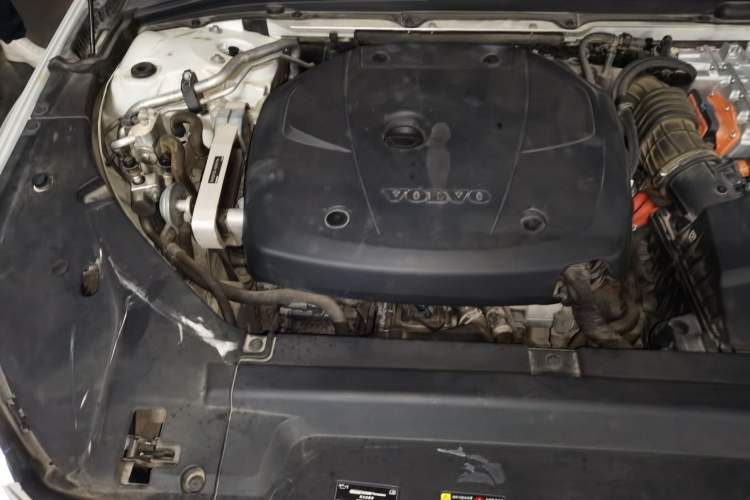 Used Volvo S90 New Energy 2019 T8 E-Drive Hybrid Intelligent Luxury Version China V Standard Engine Bay Right