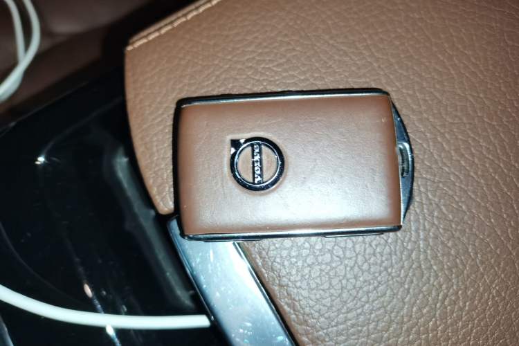 Used Volvo S90 New Energy 2019 T8 E-Drive Hybrid Intelligent Luxury Version China V Standard Vehicle Key