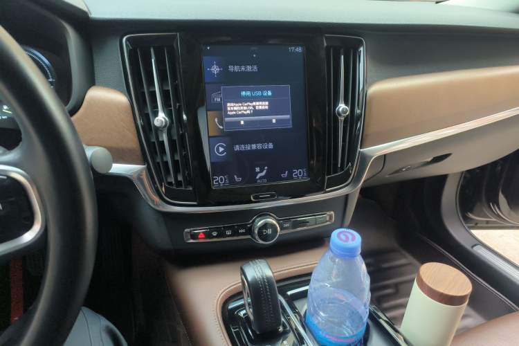 Used Volvo S90 New Energy 2020 T8 e-Drive Hybrid – Zhiyi Luxury Edition Audio And AC Panel