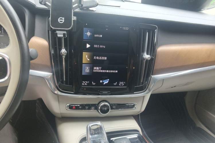 Used Volvo S90 New Energy 2020 T8 eDrive Hybrid Luxury Edition Audio And AC Panel