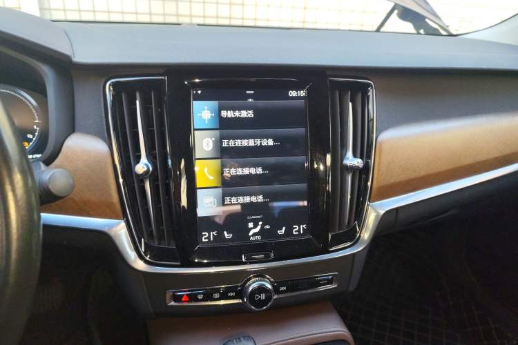 Used Volvo S90 New Energy 2020 T8 e-Drive Hybrid – Zhiyi Luxury Edition Audio And AC Panel