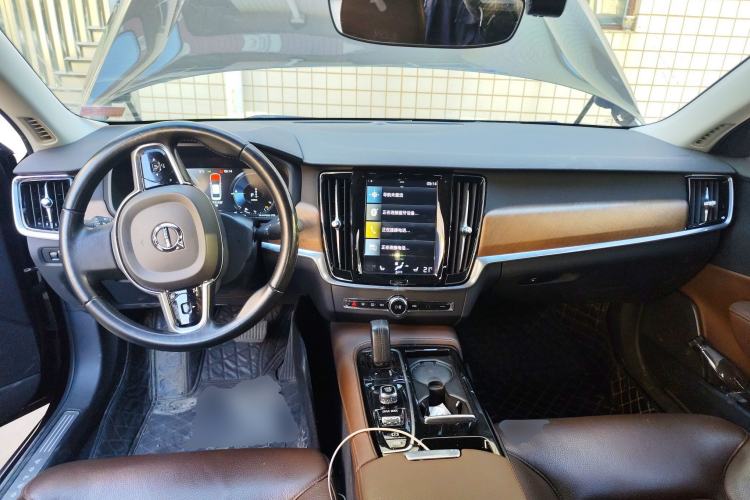 Used Volvo S90 New Energy 2020 T8 e-Drive Hybrid – Zhiyi Luxury Edition Center Console