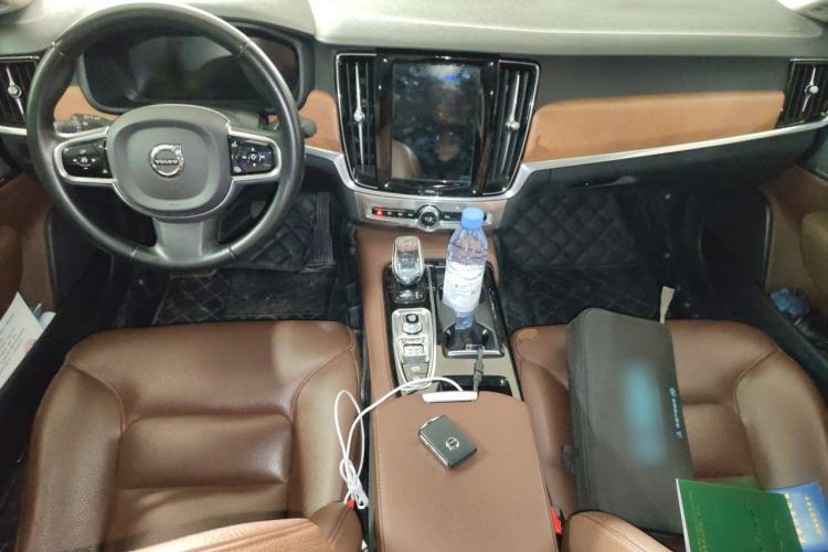 Used Volvo S90 New Energy 2020 T8 e-Drive Hybrid – Zhiyi Luxury Edition Center Console