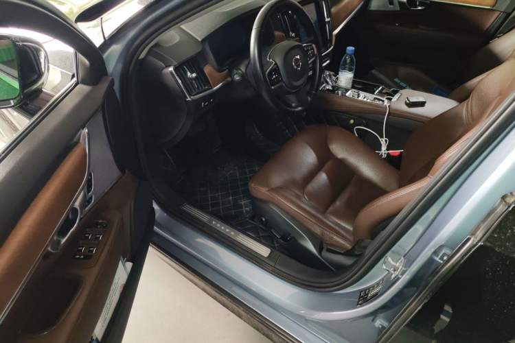 Used Volvo S90 New Energy 2020 T8 e-Drive Hybrid – Zhiyi Luxury Edition Driver Seat