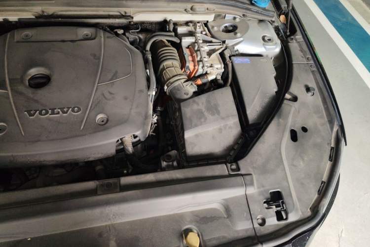 Used Volvo S90 New Energy 2020 T8 e-Drive Hybrid – Zhiyi Luxury Edition Engine Bay Left