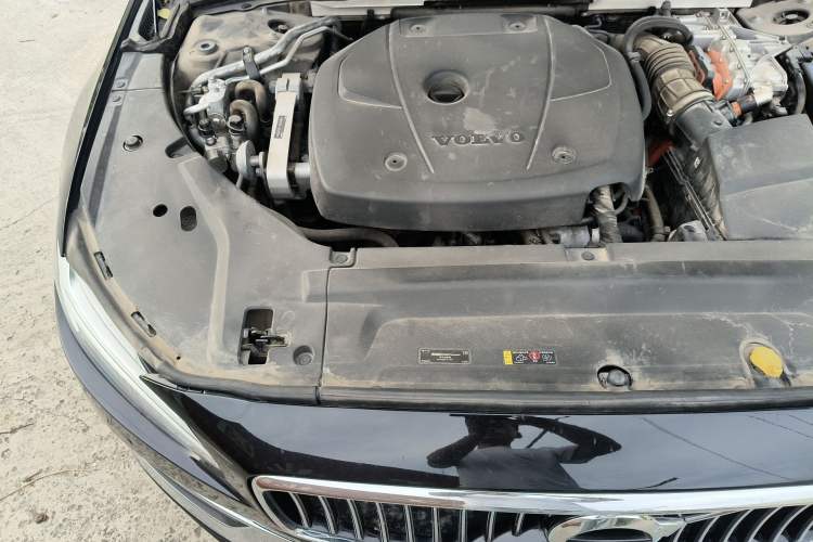 Used Volvo S90 New Energy 2020 T8 e-Drive Hybrid – Zhiyi Luxury Edition Engine Bay Right
