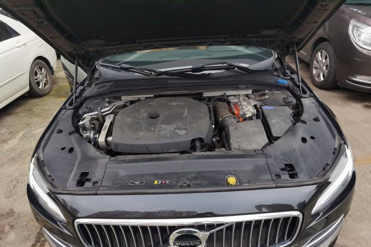 Used Volvo S90 New Energy 2020 T8 e-Drive Hybrid – Zhiyi Luxury Edition Engine Bay