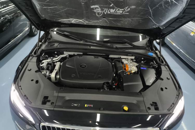 Used Volvo S90 New Energy 2020 T8 eDrive Hybrid Luxury Edition Engine Bay