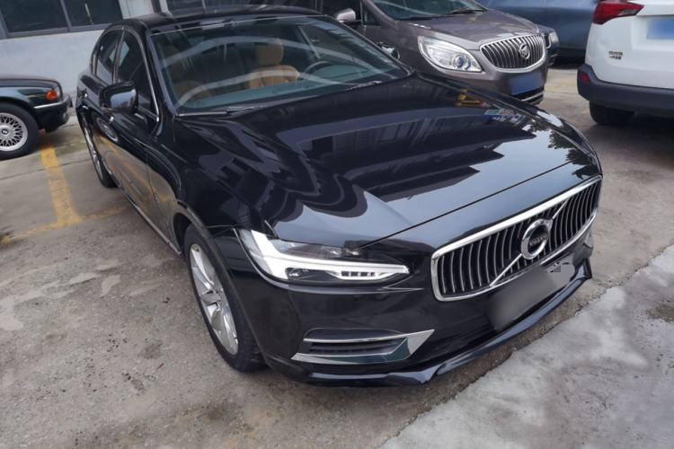 Used Volvo S90 New Energy 2020 T8 e-Drive Hybrid – Zhiyi Luxury Edition Exterior 2