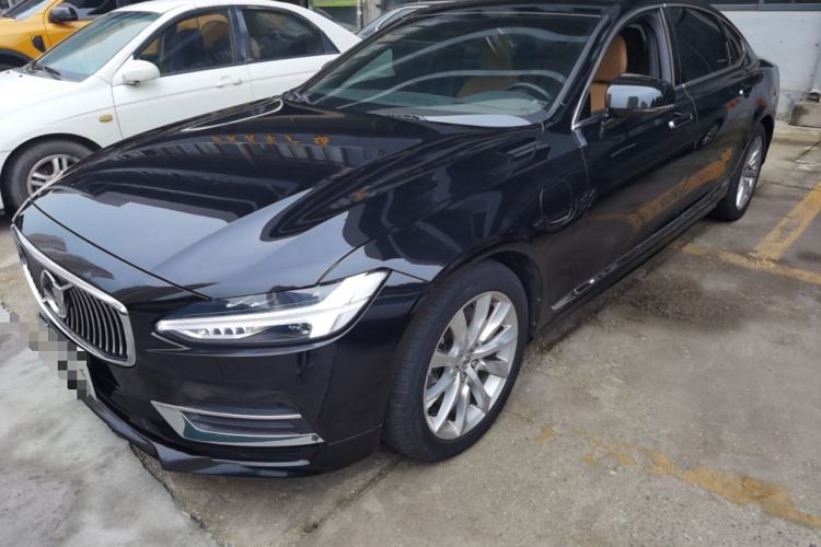 Used Volvo S90 New Energy 2020 T8 e-Drive Hybrid – Zhiyi Luxury Edition Exterior 3