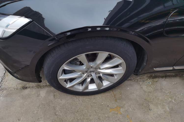 Used Volvo S90 New Energy 2020 T8 e-Drive Hybrid – Zhiyi Luxury Edition Exterior 7