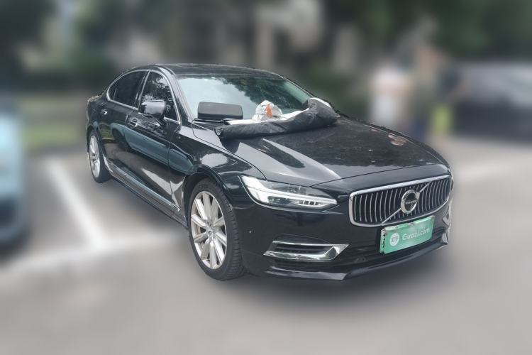Used Volvo S90 New Energy 2020 T8 eDrive Hybrid Luxury Edition Front Right 45 Deg