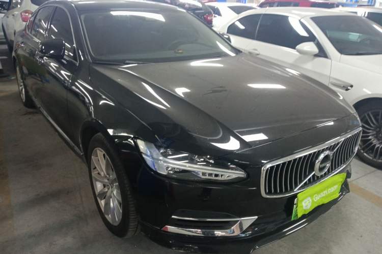 Used Volvo S90 New Energy 2020 T8 e-Drive Hybrid – Zhiyi Luxury Edition Front Right 45 Deg