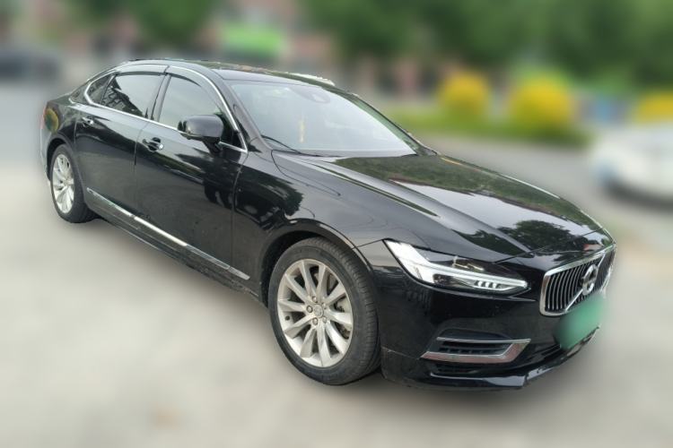 Used Volvo S90 New Energy 2020 T8 e-Drive Hybrid – Zhiyi Luxury Edition Front Right 45 Deg