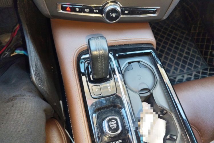 Used Volvo S90 New Energy 2020 T8 e-Drive Hybrid – Zhiyi Luxury Edition Gear Lever