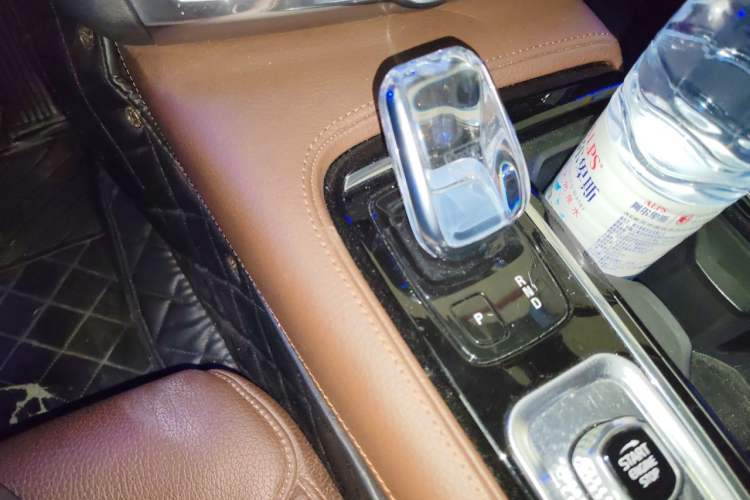Used Volvo S90 New Energy 2020 T8 e-Drive Hybrid – Zhiyi Luxury Edition Gear Lever
