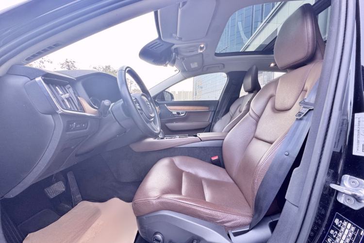 Used Volvo S90 New Energy 2020 T8 e-Drive Hybrid – Zhiyi Luxury Edition Interior 2
