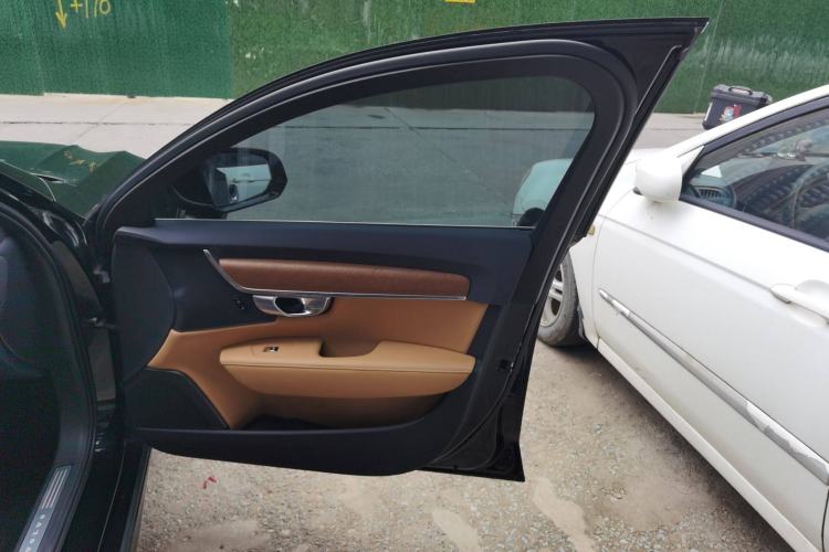 Used Volvo S90 New Energy 2020 T8 e-Drive Hybrid – Zhiyi Luxury Edition Interior 5