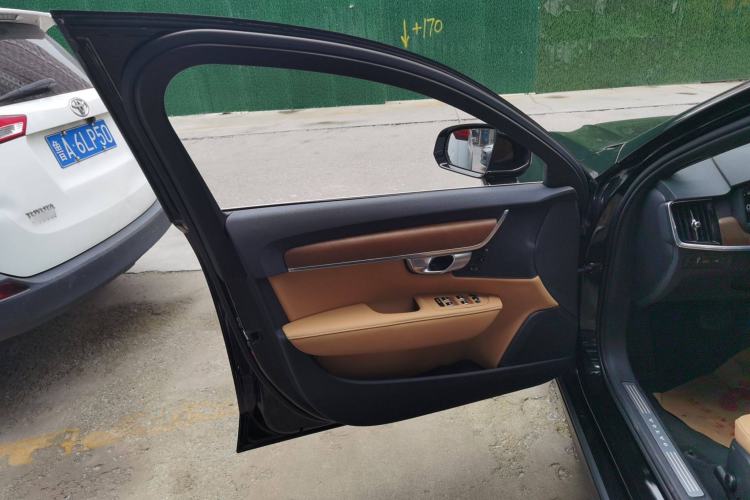 Used Volvo S90 New Energy 2020 T8 e-Drive Hybrid – Zhiyi Luxury Edition Interior 7