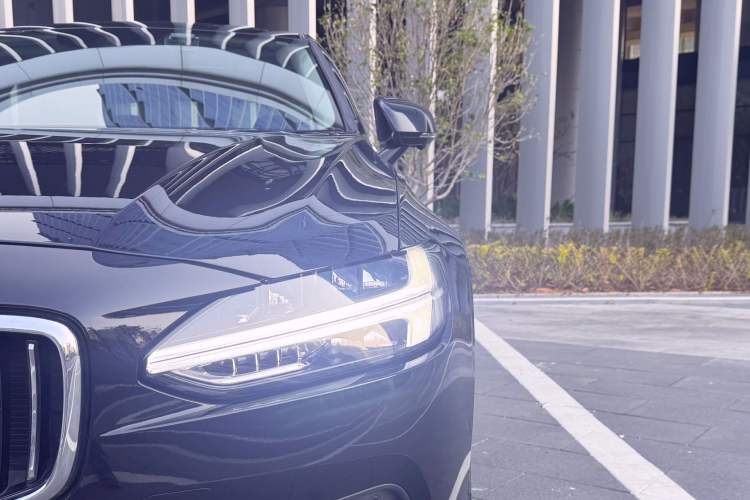 Used Volvo S90 New Energy 2020 T8 e-Drive Hybrid – Zhiyi Luxury Edition Left Front Headlight