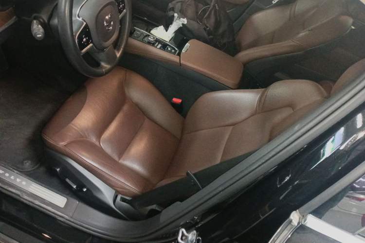 Used Volvo S90 New Energy 2020 T8 e-Drive Hybrid – Zhiyi Luxury Edition Left Front Seat
