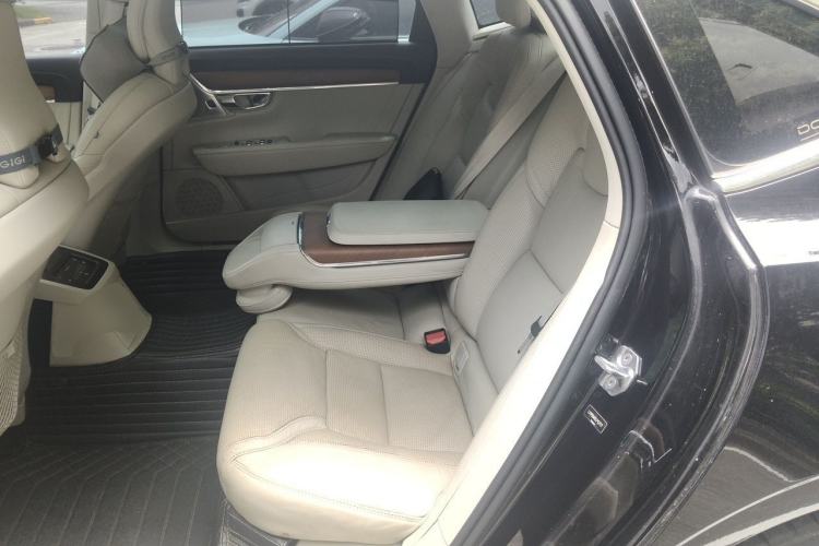 Used Volvo S90 New Energy 2020 T8 eDrive Hybrid Luxury Edition Left Rear Seat