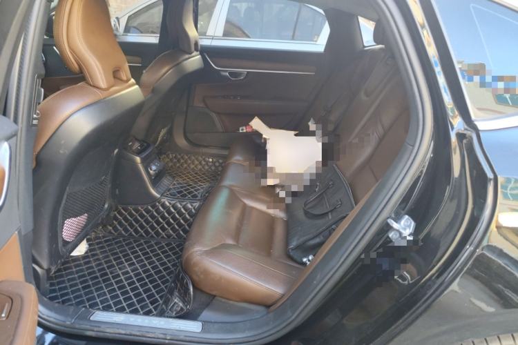 Used Volvo S90 New Energy 2020 T8 e-Drive Hybrid – Zhiyi Luxury Edition Left Rear Seat