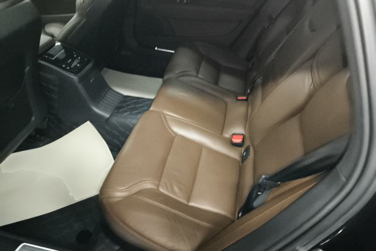 Used Volvo S90 New Energy 2020 T8 eDrive Hybrid Luxury Edition Left Rear Seat